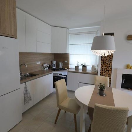 Smil'E Apartments Vodice Esterno foto