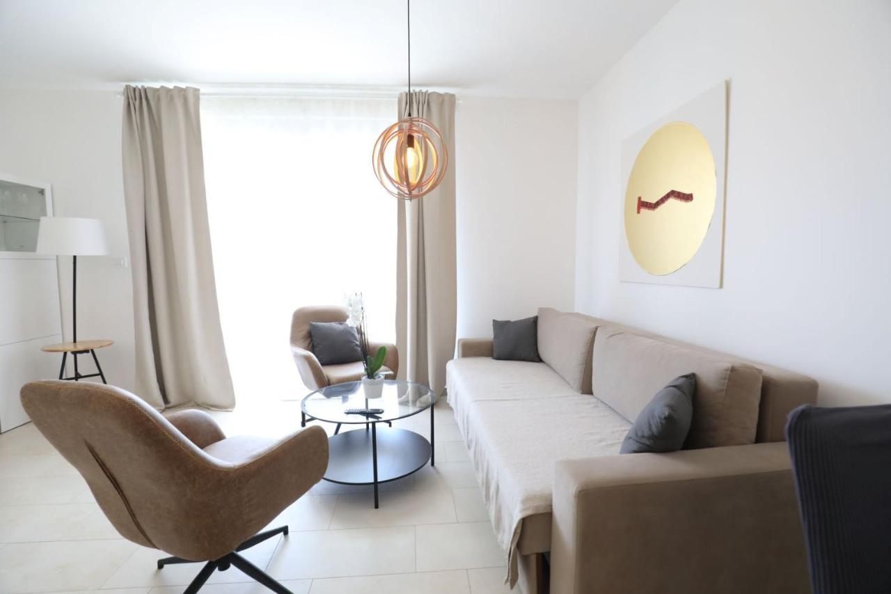 Smil'E Apartments Vodice Esterno foto