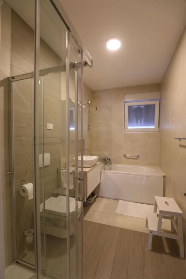Smil'E Apartments Vodice Esterno foto